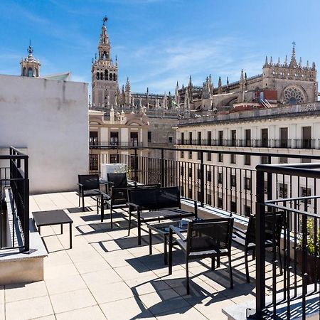 Welldone Cathedral Suites Sevilla Bagian luar foto